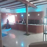 Monasterio De Rueda בית הארחה