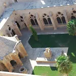 Monasterio De Rueda בית הארחה